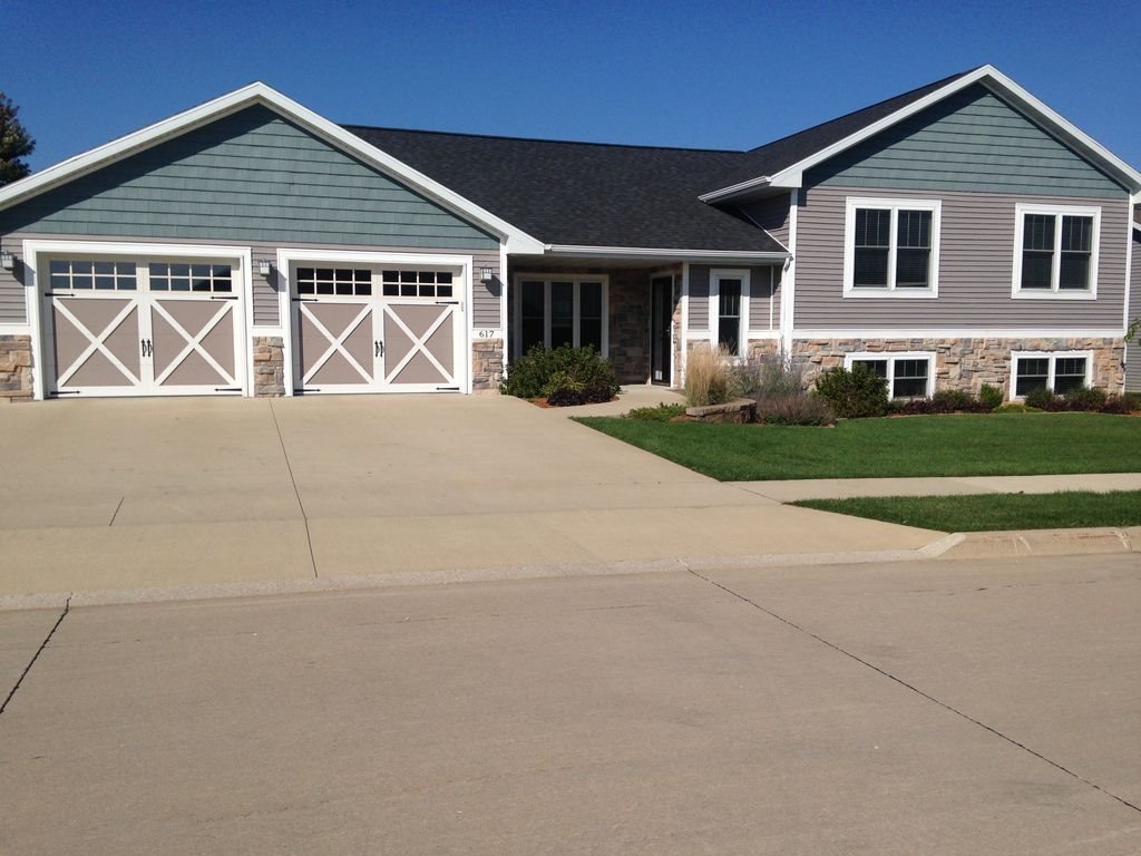 617 Meadowland Court, Epworth IA Residential MLS 132677
