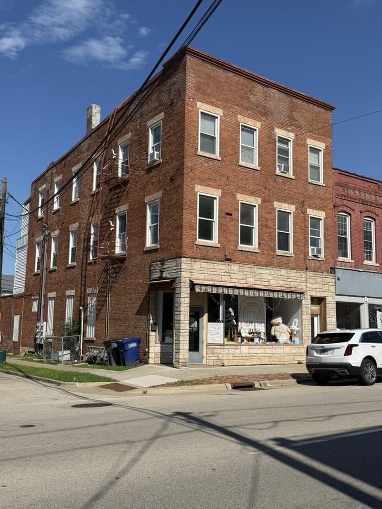 1876 Central Avenue