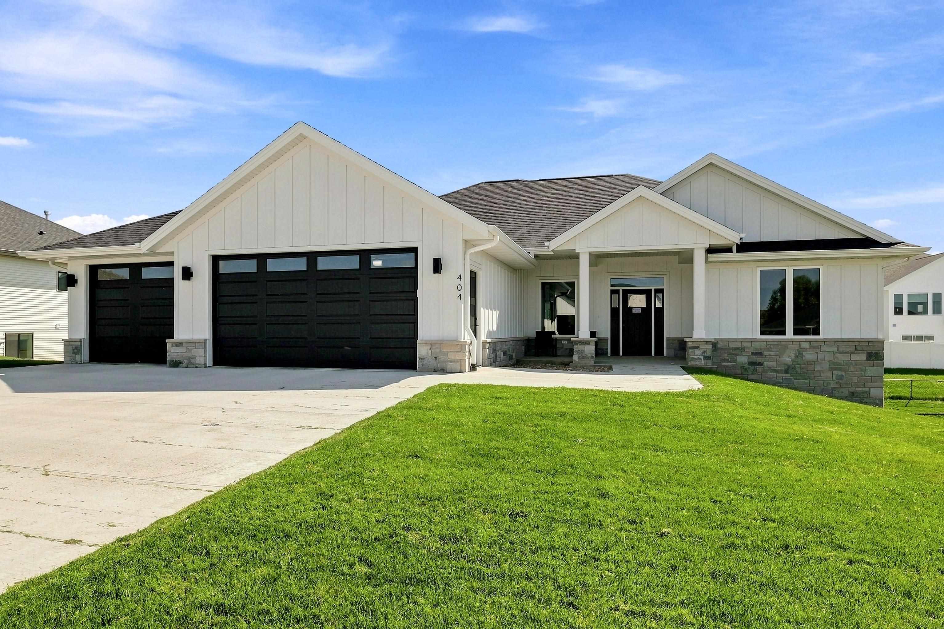 404 Solomia Court